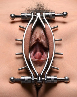 Pussy Clamp with Spikes